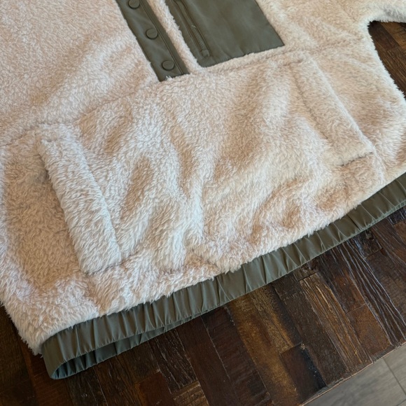 Vuori Cream and Olive Sherpa Sweatshirt - Picture 5 of 11